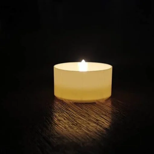 Brennendes Teelicht - C-Lichter